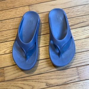 Oofos blue sandals size 39 / 6